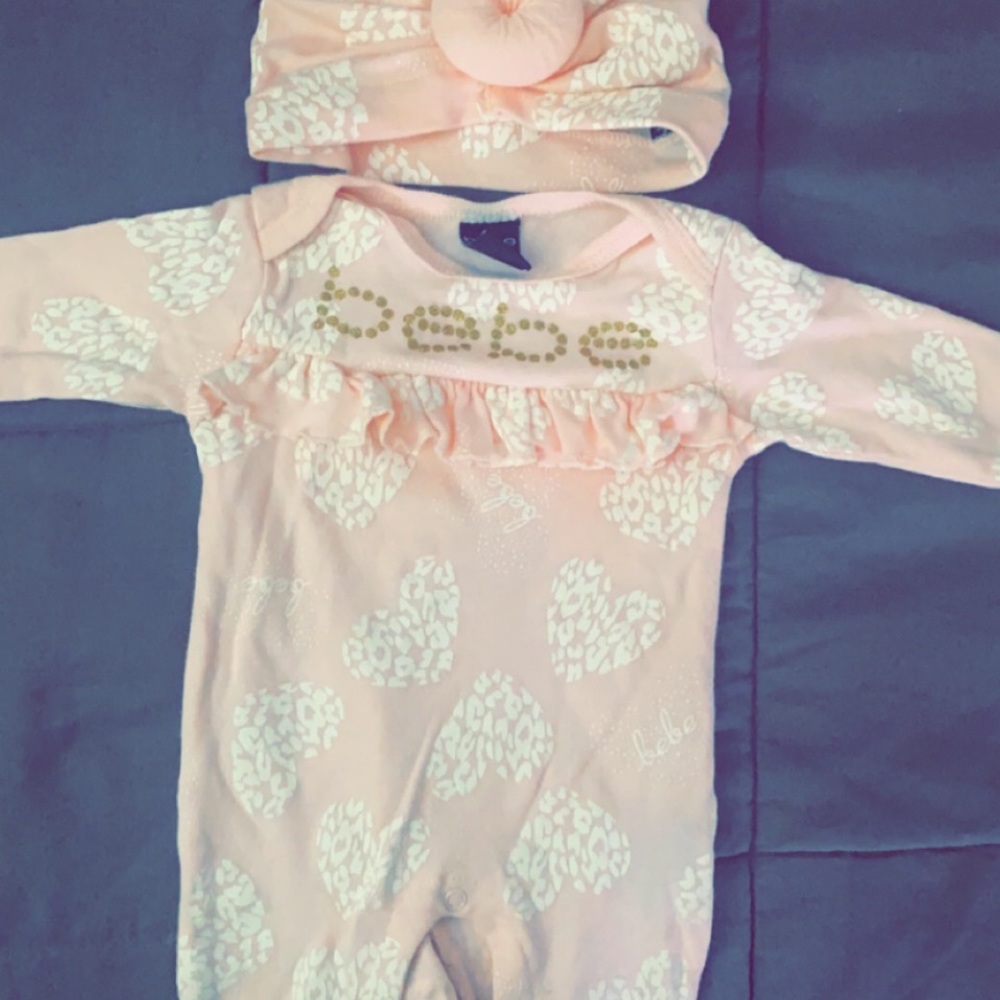 Huge lot of baby girl 0-3 month clothing lots of nice outfits onesies sleepers